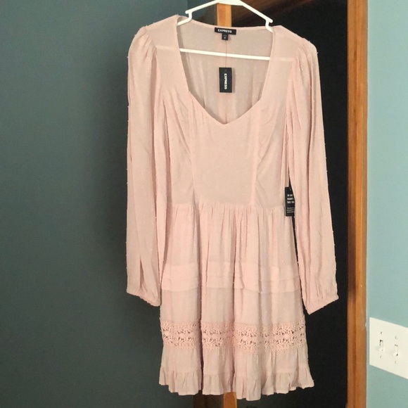 Express dress - Picture 1 of 5